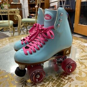 Moxi Teal Roller Skates